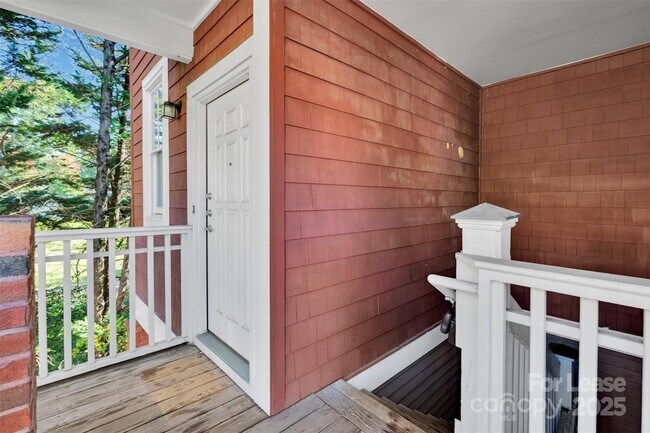 Photo - 1305 Summit Greenway Court