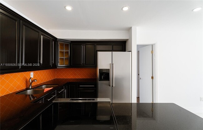 Photo - 3716 NE 168th St Unidad 304