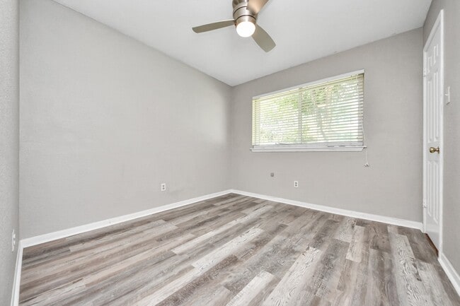 Photo - 3402 Hidden Creek Dr