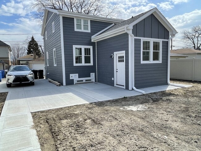 Photo - 5137 S Newland Ave Townhome
