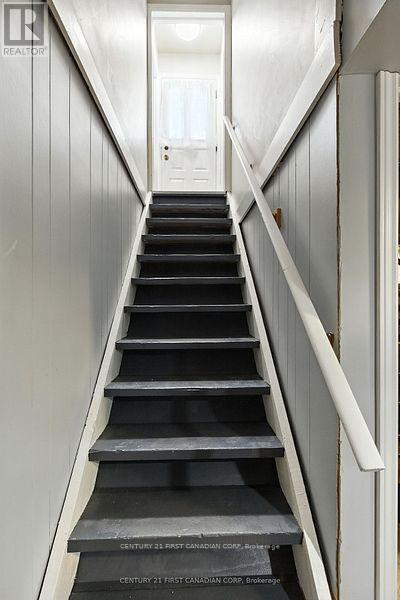 Photo - 330 Glenrose Dr