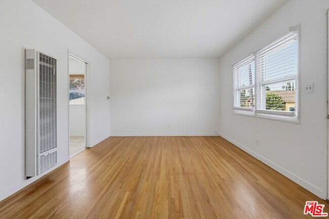 Photo - 3210 Edward Ave