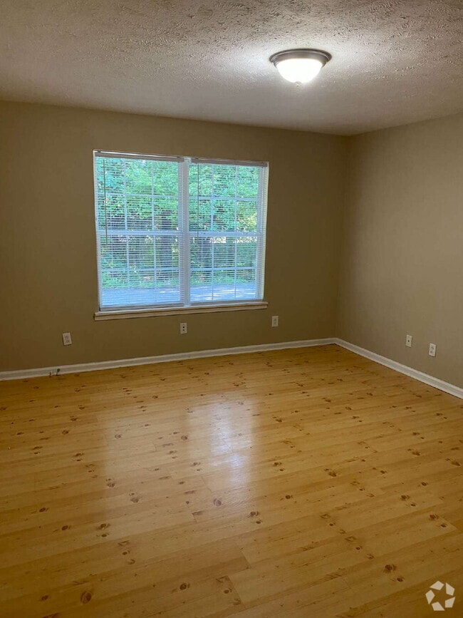 Building Photo - 3854 Northeast Dr Rental