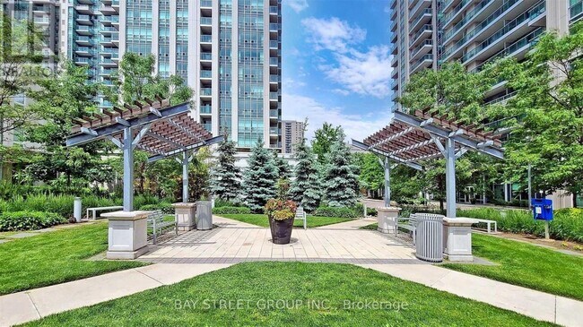 Photo - 17 Anndale Dr Unit 1612