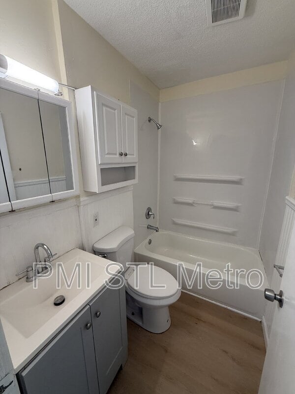 Photo - 5502 Helen Ave