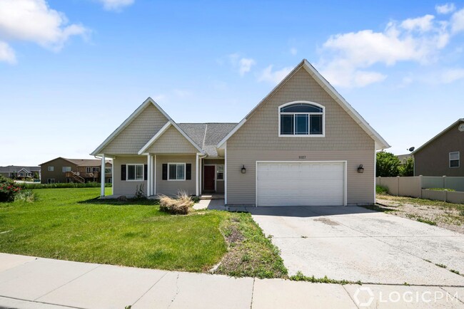 Beautiful Home in Amazing Location! - Beautiful Home in Amazing Location!