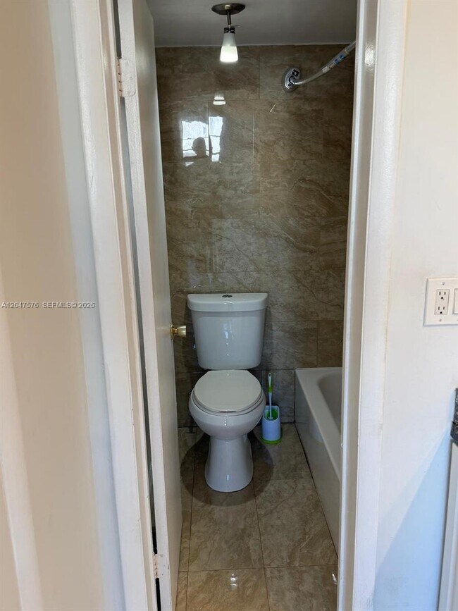 1990 Marseille Dr Unit 303