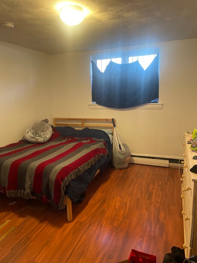 Photo - 164 Kelton St