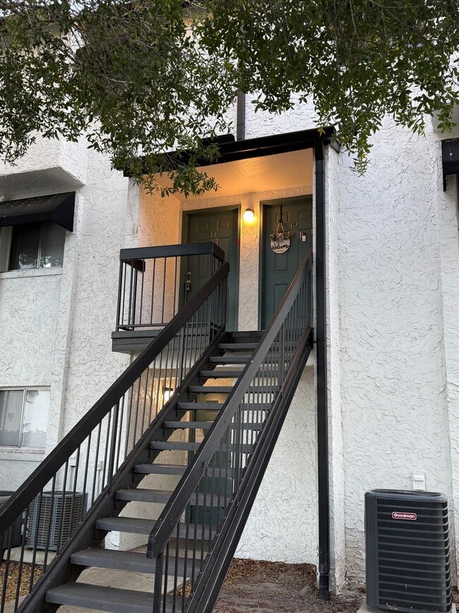 Photo - Large 2 Bedroom, 1 1/2 Bathroom Condo Available Immediately!