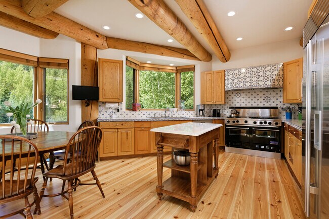 Photo - 1417 Crystal Lake Rd