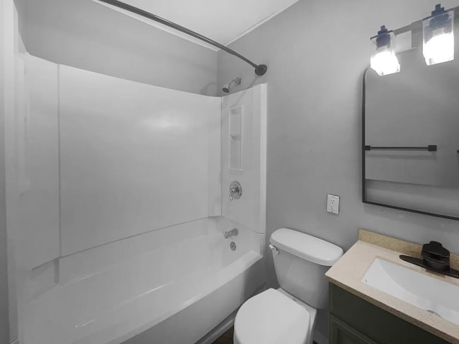 Photo - 210 Littlebrook Dr