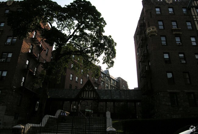 Photo - Riverview Gardens