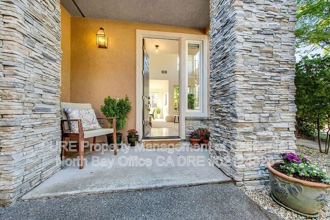 Photo - 262 Windsor Dr