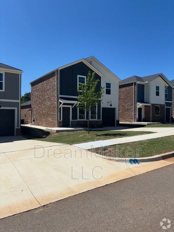 Building Photo - 1016 Varenna Ln Rental