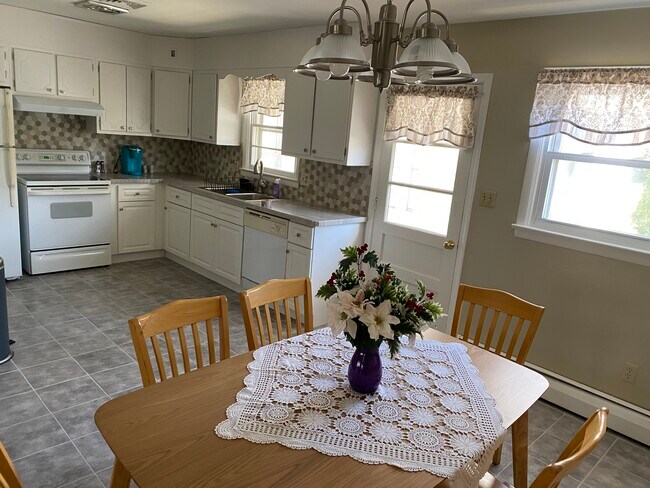 Photo - 711 Cherry Dr