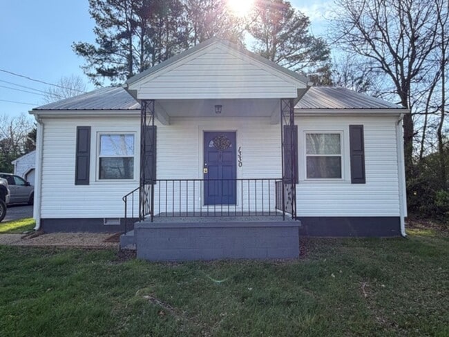 Photo - Charming 2 Bedroom 1 Bath house