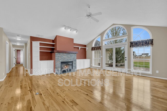 Photo - 8054 Ustick Rd