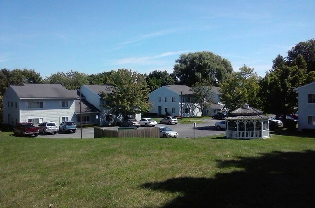 Photo - Louis Apartments