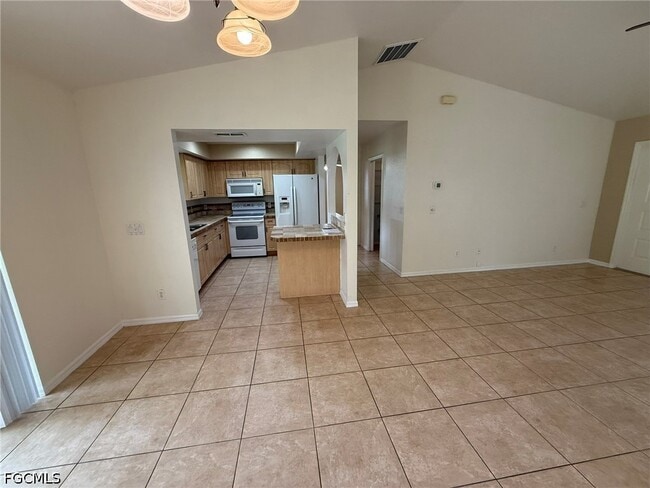 Photo - 911 SE 31st St