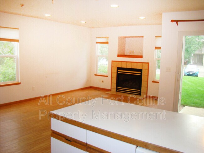 Photo - 1637 Westbridge Dr