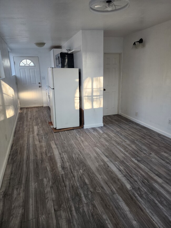 Photo - 6116 Brooklyn Ave