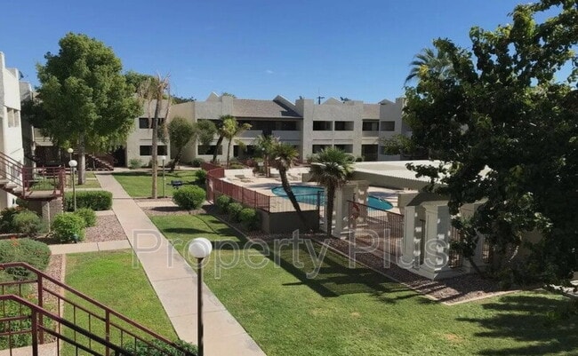 Building Photo - 3301 E Earll Dr