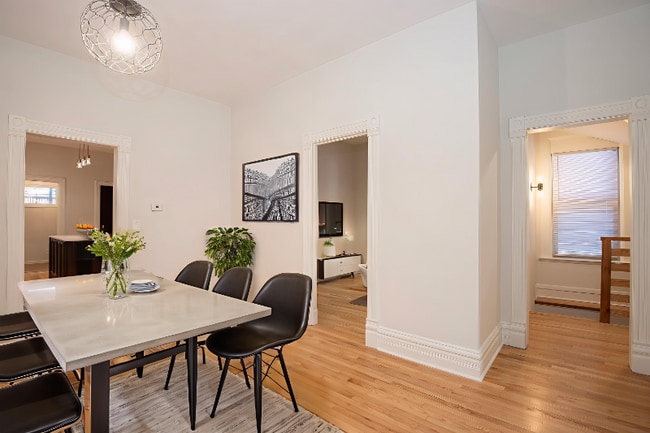 Photo - 2176 N Maplewood Ave Unidad 1