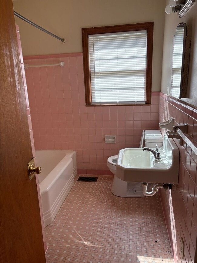 Photo - 603 S Valencia Dr