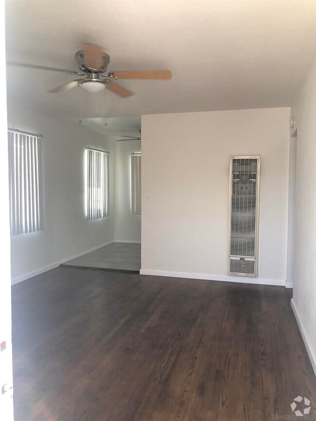 Building Photo - 558 E Lexington Ave Rental