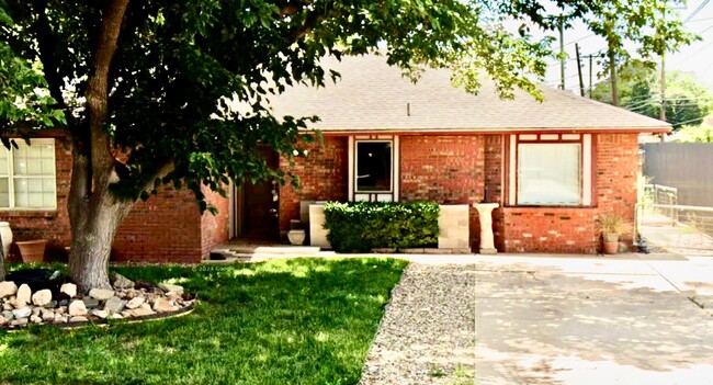 Spacious 4 Bed, 2 Bath Home in Lubbock, TX - Spacious 4 Bed, 2 Bath Home in Lubbock, TX