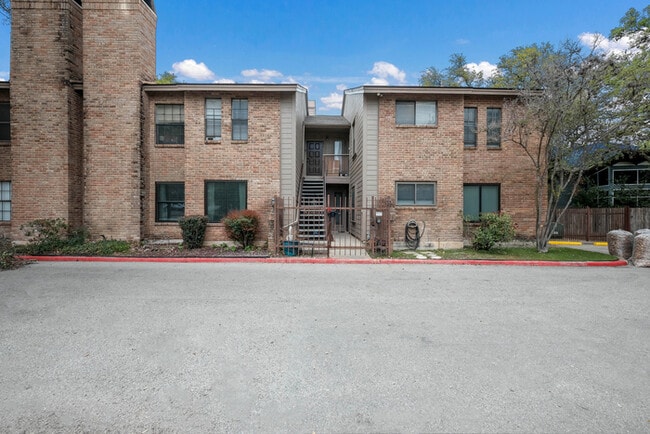 Building Photo - Nacogdoches 106 Rental