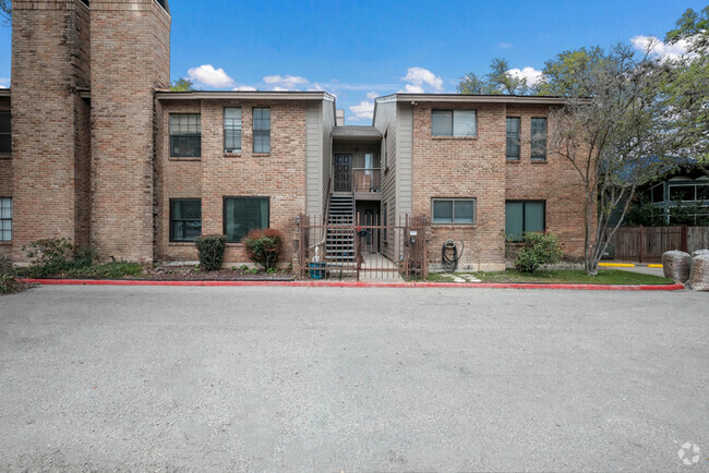 Building Photo - Nacogdoches 106 Rental