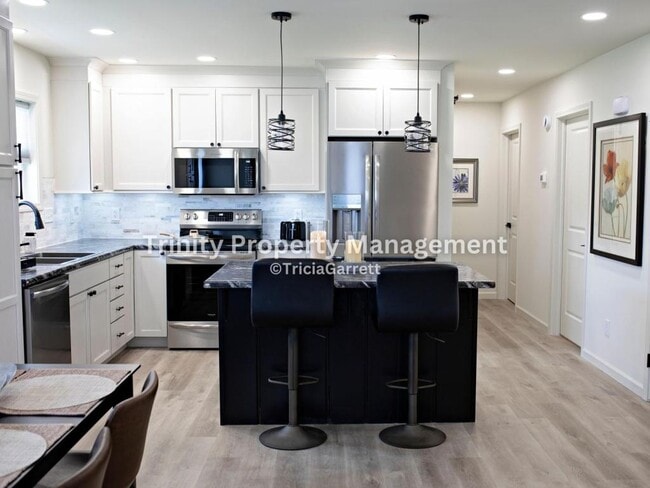 Photo - 110 Edison St