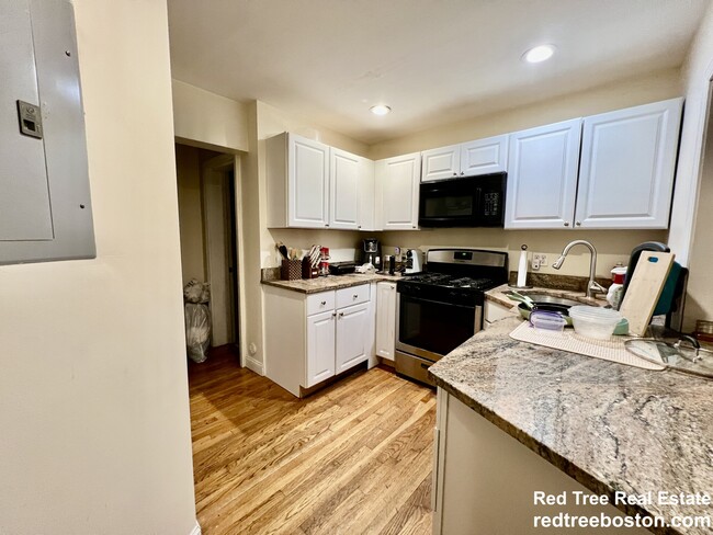 Photo - 62 Egmont St Unit 3