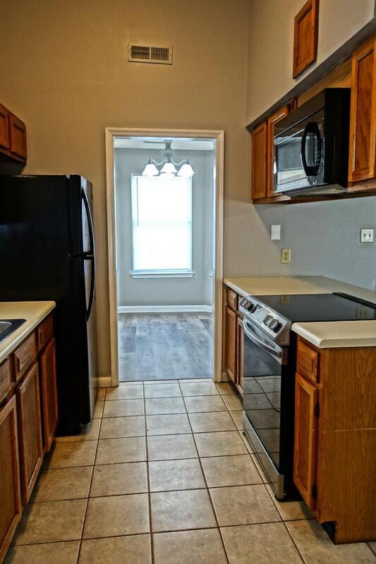 Photo - 13916 Sandhurst Dr SW