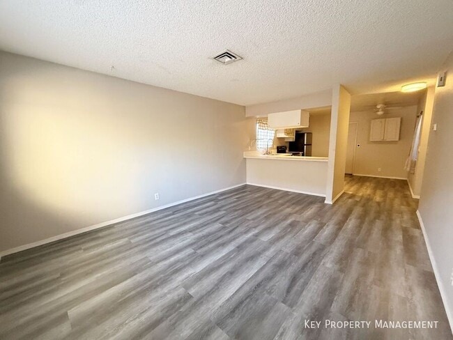 Photo - 5206 Golden Ln