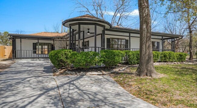 Photo - 5502 Hewitt Dr