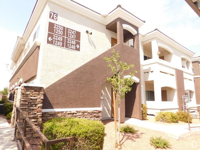 Building Photo - 2 Bed + Den/ 2 Bath 2nd floor condo in Gat... Unit 2249 Bldg #76