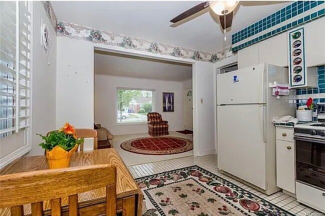 Photo - 7252 Fenton St