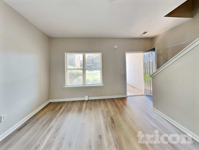 Photo - 39 Wyndham Ct