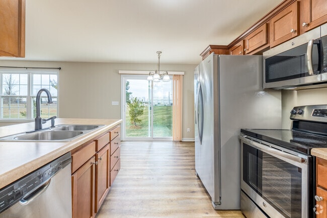 3BR, 3BA - 1,600SF - Kitchen/Dining