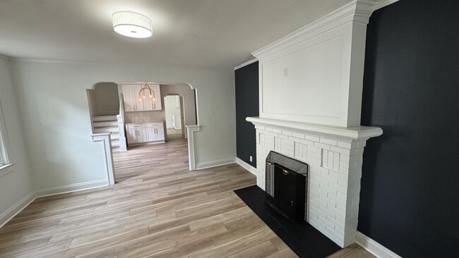 Photo - 738-738 Sheridan Ave