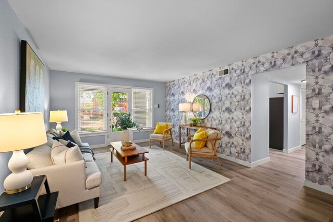 Photo - 621 Broadmoor Dr