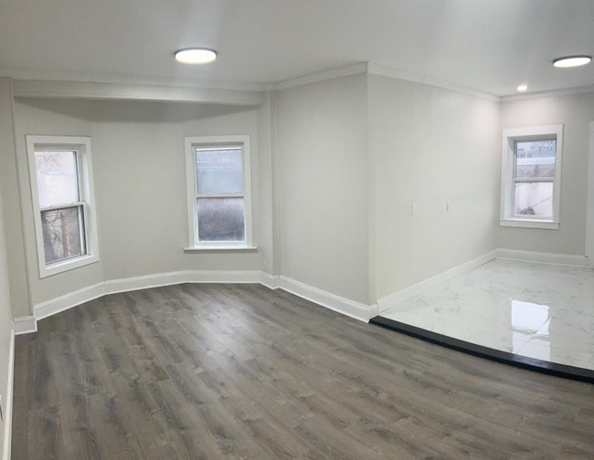 Photo - 1970 E 71st St Unit 3