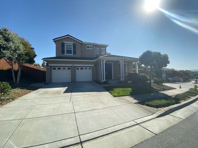 Building Photo - Mediterranean-style 4-bedroom in Seaside Highlands!