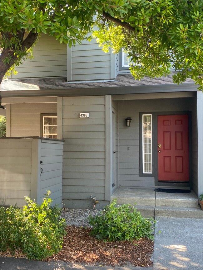 "Invitin"??Entryway - 4363 Sonoma Hwy