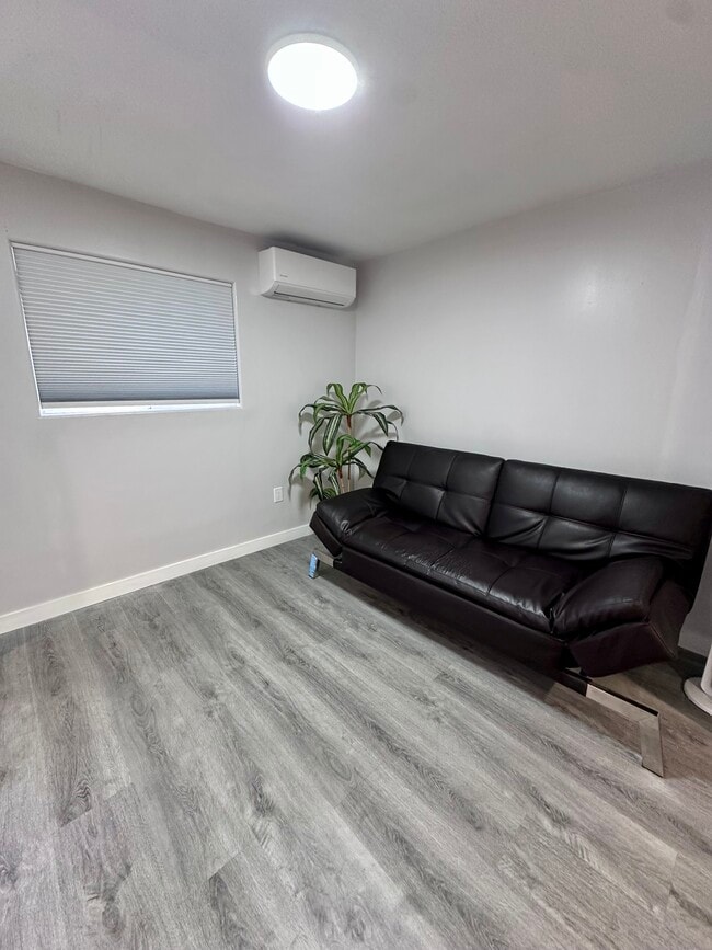 12122 183rd St Unidad Studio for rent