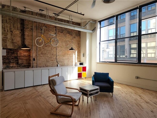 Photo - 87 Peachtree St SW Unidad 205