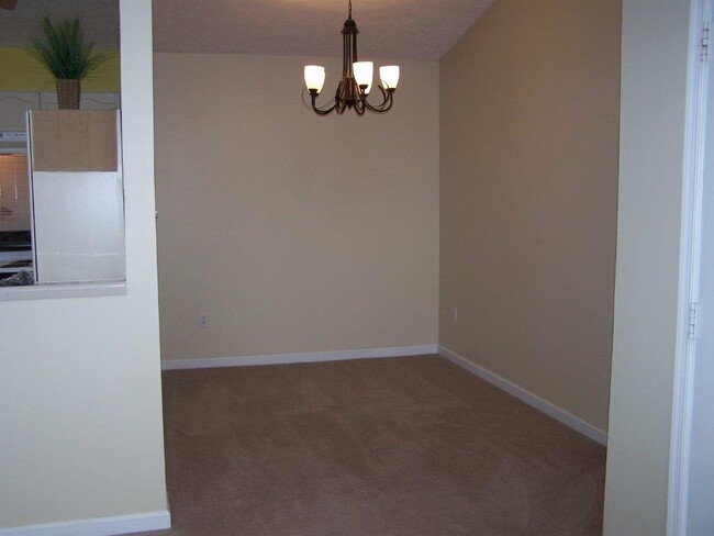 Dining room - 151 Brookland Ter Unit 9
