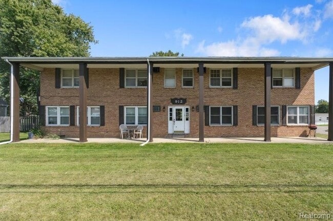 Photo - 912 N State Rd Unit 2